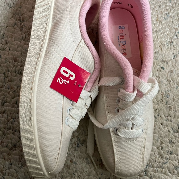 NWT Soda Pop Sneakers - Picture 3 of 5